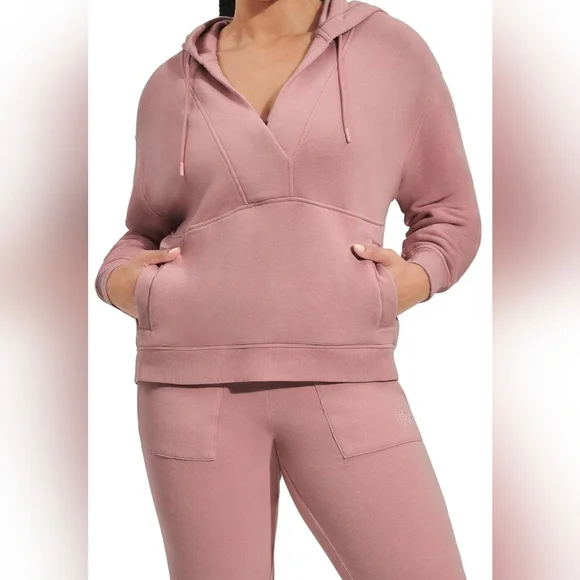 UGG Women's Adryann Hoodie Sweatshirt Size M Used Exc MSRP $127.99 - Picture 2 of 8